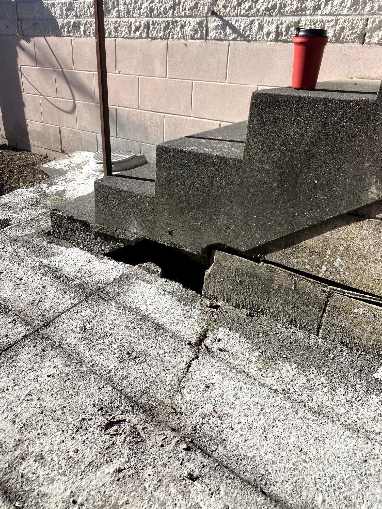 Void forming beneath the rear steps